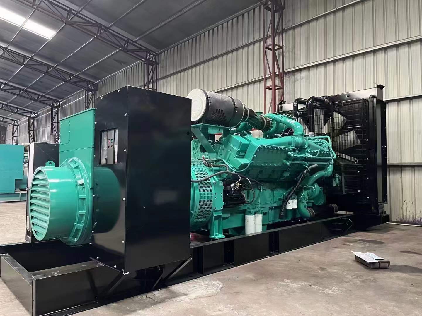 王屋镇如何降低 800kW 柴油发电机输出电流的波动？