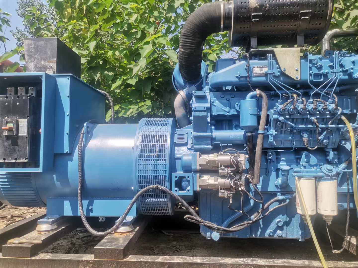王屋镇详细说明降低 800kW 柴油发电机输出电流波动的方法